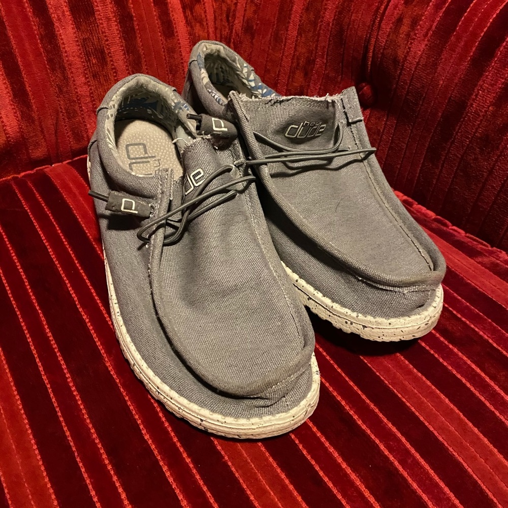 Grey hey dudes!